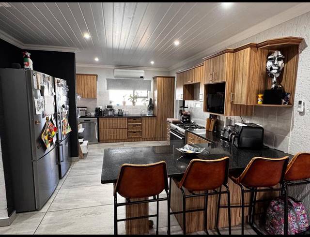 4 BEDROOM HOUSE FOR SALE IN MONTE CHRISTO